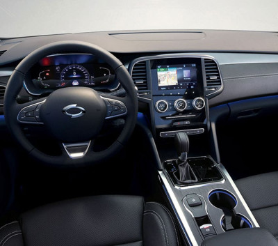 르노코리아_SM6_2025년형_color_int_고급형 블랙 인조 가죽시트(실버 페인팅 데코).jpg